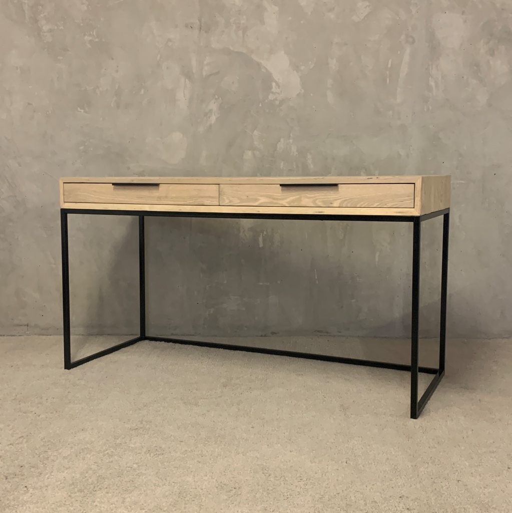 Banks Desk